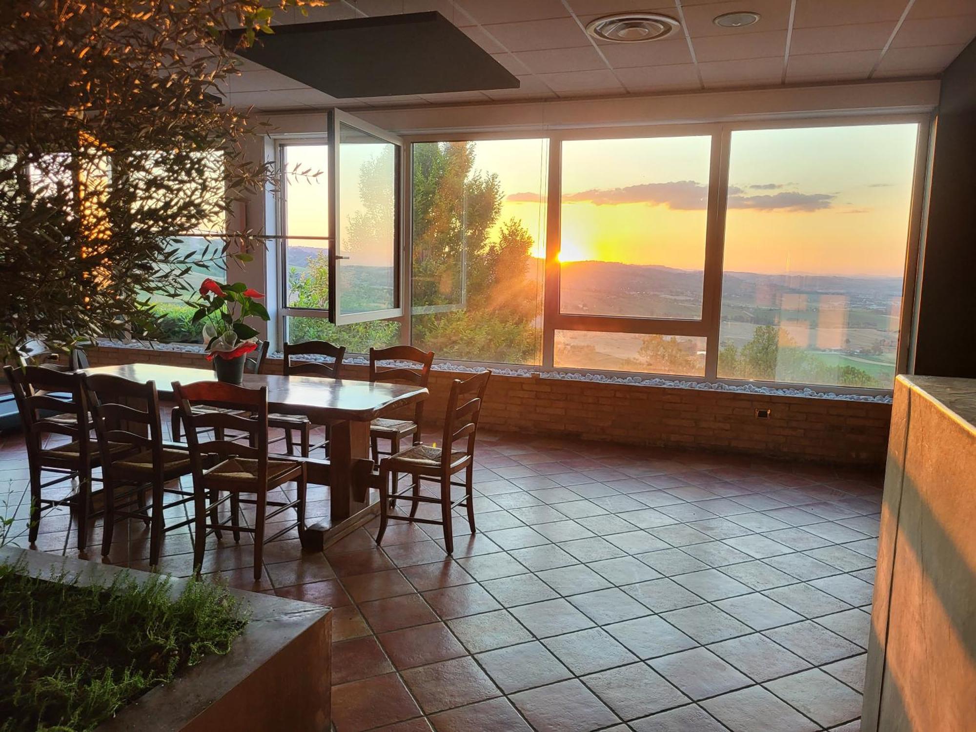 Bellavista Suite Spa Staffolo 外观 照片